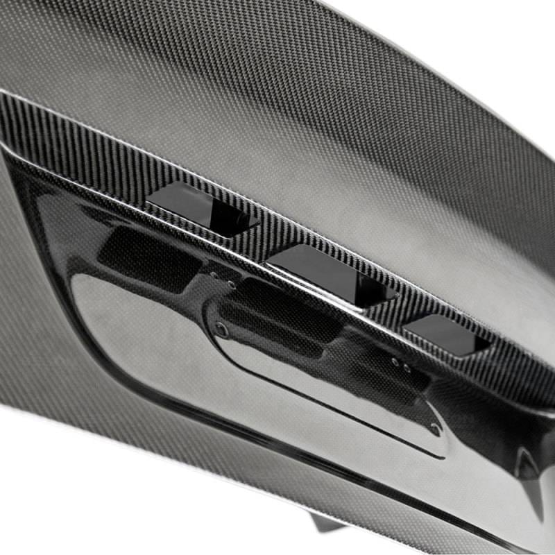 Seibon Carbon TL9703BMWE39-C Seibon 97-03 BMW 5 Series (E39) CSL-Style Carbon Fiber Trunk/Hatch thumbnail 9
