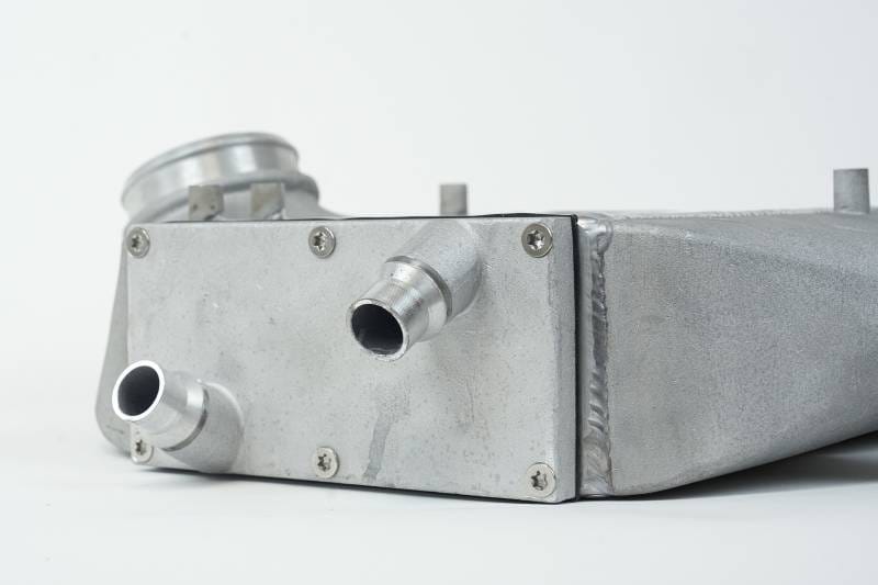 CSF Cooling - Racing & High Performance Division 8082R CSF 2014+ BMW M3/M4 (F8X) Top Mount Charge-Air-Cooler - Raw Finish - Fits 2015-2021 BMW M4, M3, M2 thumbnail 3