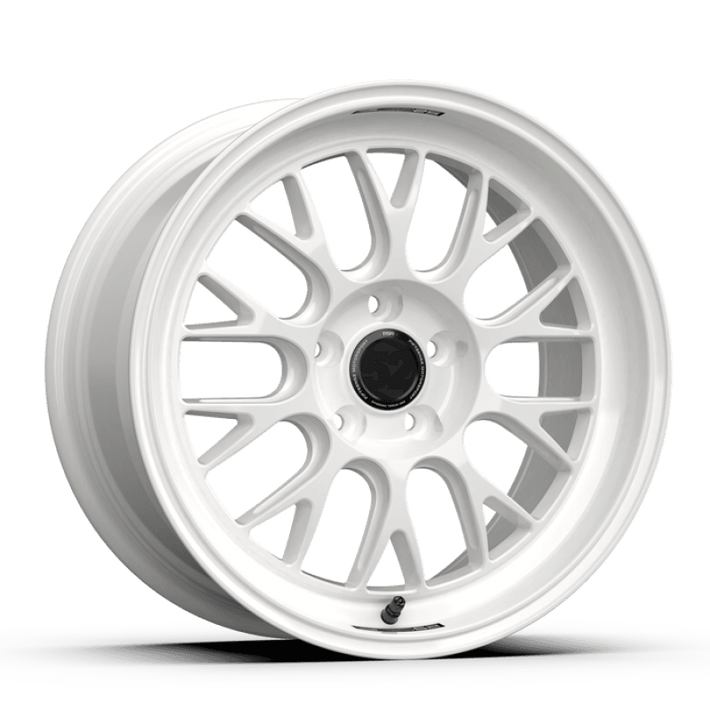 fifteen52 RSHRW-89554+38 fifteen52 Holeshot RSR 18x9.5 5x114.3 38mm ET 73.1mm Center Bore Rally White