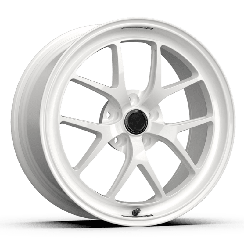 fifteen52 RSSRW-99554+38 fifteen52 Sector RSR 19x9.5 5x114.3 38mm ET 73.1mm Center Bore Rally White