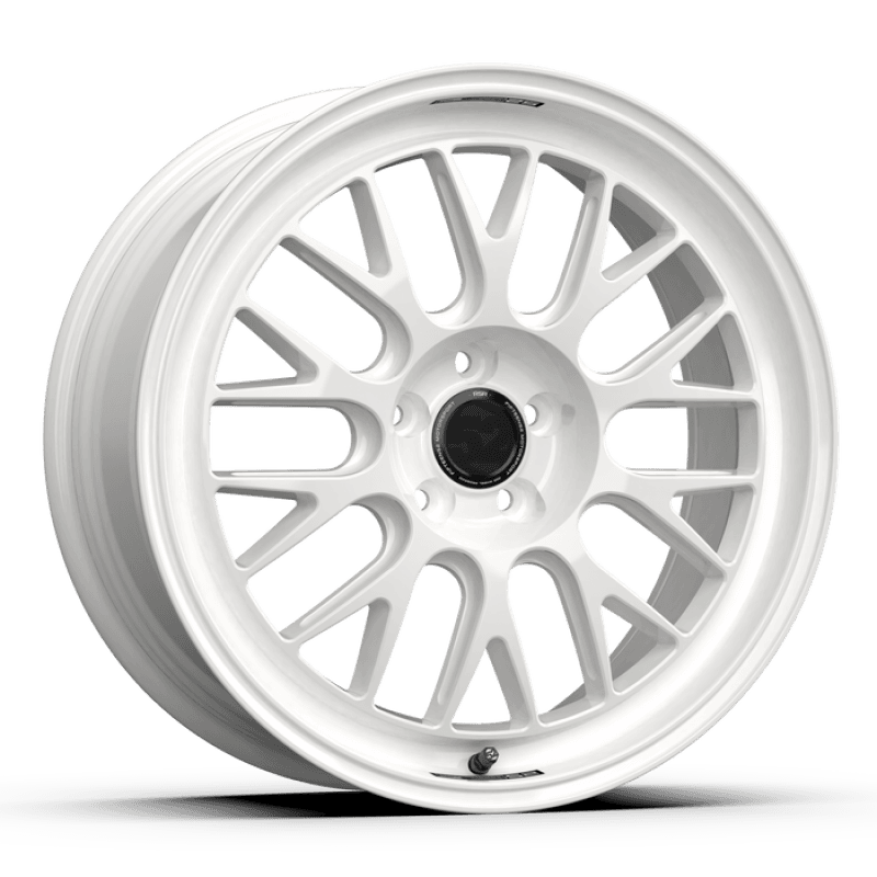 fifteen52 RSHRW-99554+38-2 fifteen52 Holeshot RSR 19x9.5 5x114.3 38mm ET 73.1mm Center Bore Rally White
