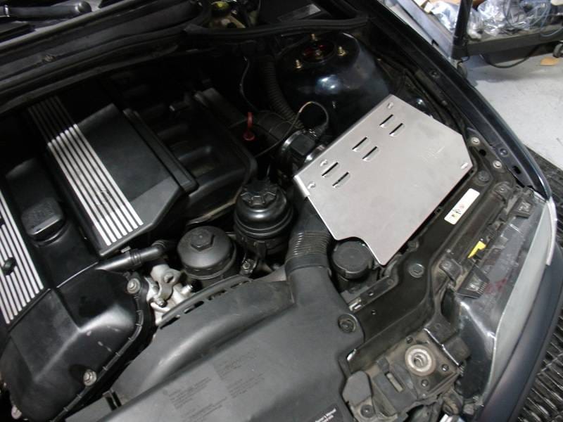 Injen SP1110WB Injen 99-00 BMW 323i E46 2.5L/99-00 328 E46 2.8L/01-05 325 E46 2.5L Wrkl Blk Short Ram Intake w/MR - Fits 1999-2000 BMW 328i thumbnail 9