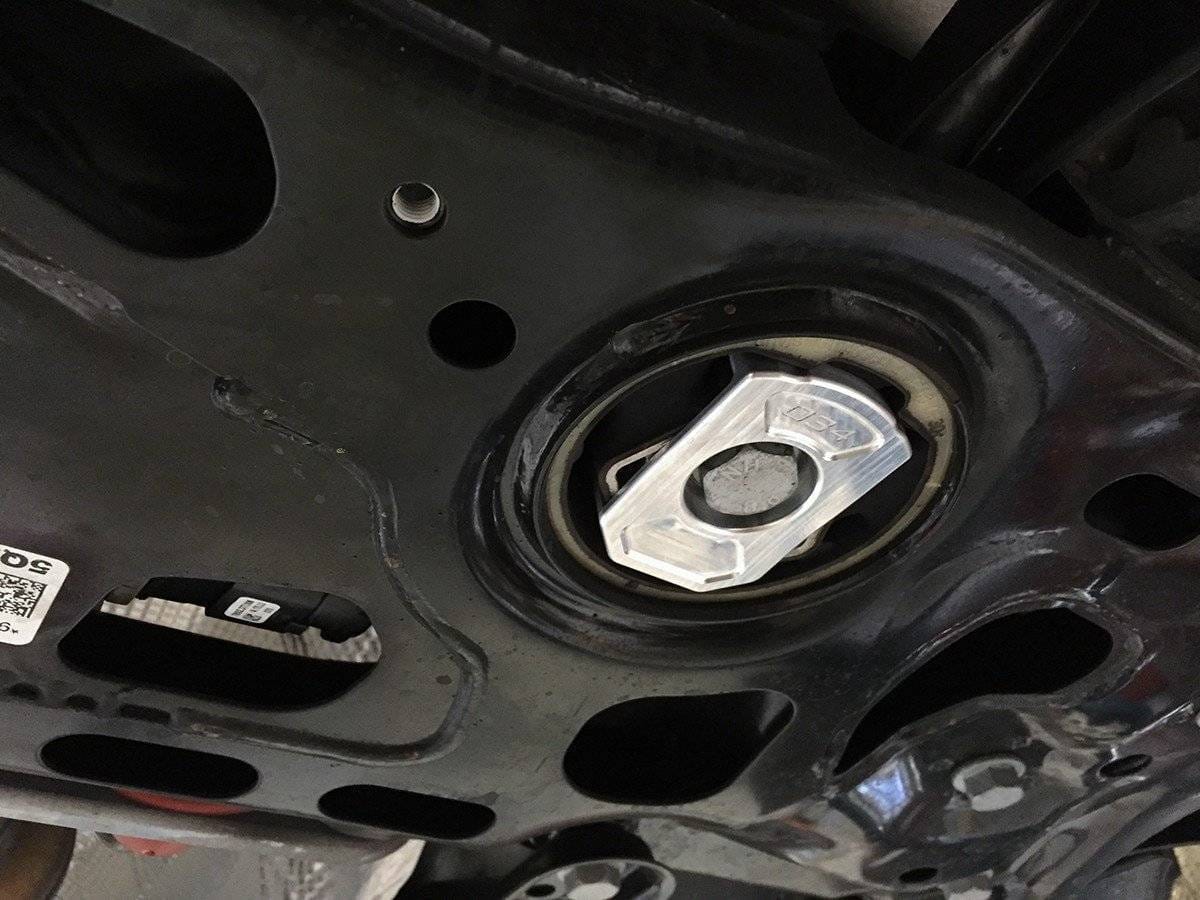 034Motorsport Billet Aluminum Dogbone Mount Insert (Version 1) for VW MK7 Golf GTi/R, 8V Audi A3/S3 MQB & MK3 TT/TTS 034-509-1022 thumbnail 3